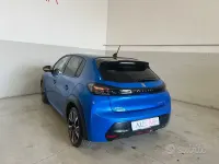 Usata Peugeot 208 GT-line 102 CV (75 kW) 2021 Blu Utilitaria