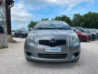 Usata Toyota Yaris Sol 69 CV (50 kW) 2006 Grigio Berlina