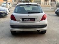 Usata Peugeot 207 95 CV (69 kW) 2007 Bianco Berlina