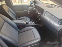 Usata Mercedes B180 116 CV (85 kW) 2020 Bluazzurro Utilitaria