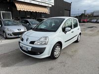 Usata Renault Modus Dynamique 74 CV (54 kW) 2009 Bianco Monovolume
