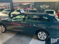 Usata VW Golf VIII Life 131 CV (96 kW) 2021 Grigio urano pastello Station wagon