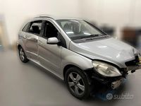 Usata Mercedes B180 109 CV (80 kW) 2009 Grigio Monovolume