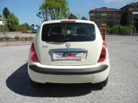 Usata Lancia Ypsilon 80 CV (58 kW) 2005 Bianco Utilitaria