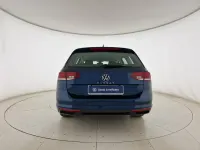Usata VW Passat Business 150 CV (110 kW) 2023 Aquamarine blue metallizzato Station wagon