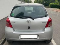 Usata Toyota Yaris 65 CV (47 kW) 2007 Grigio Utilitaria