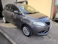 Usata Lancia Ypsilon 69 CV (50 kW) 2016 Grigio Utilitaria