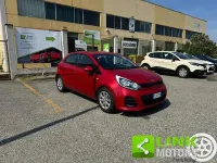 Usata Kia Rio 84 CV (61 kW) 2016 Rosso Utilitaria