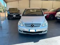 Usata Mercedes B200 140 CV (102 kW) 2008 Rosso Monovolume