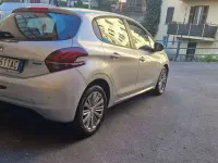 Usata Peugeot 208 Active 75 CV (55 kW) 2017 Argento Utilitaria