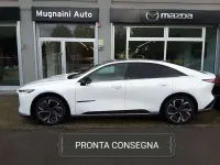 Nuova Mazda 6e Takumi-Line 189 kW (258 CV) 2026 Crystal white pearl met Berlina