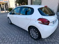 Usata Peugeot 208 82 CV (60 kW) 2017 Bianco Utilitaria
