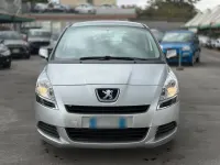 Usata Peugeot 5008 112 CV (82 kW) 2011 Argento Monovolume