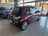 Usata Opel Adam Rocks 69 CV (50 kW) 2015 Rosso Utilitaria