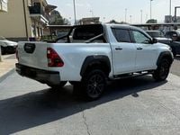 Usata Toyota HiLux 204 CV (150 kW) 2023 Bianco Pick-up