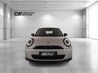 Nuova Mini Cooper Favoured 2025 Utilitaria