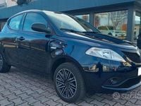 Usata Lancia Ypsilon 69 CV (50 kW) 2018 Blu Utilitaria
