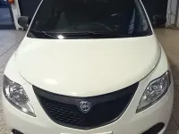 Usata Lancia Ypsilon Silver 69 CV (50 kW) 2019 Bianco