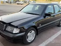 Usata Mercedes C220 95 CV (69 kW) 1998 Nero Berlina