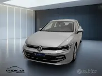 Usata VW Golf VIII Style 150 CV (110 kW) 2025 Grigio Berlina