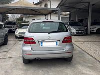 Usata Mercedes B200 140 CV (102 kW) 2008 Argento Monovolume
