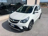 Usata Opel Karl Rocks 73 CV (53 kW) 2019 Bianco Utilitaria