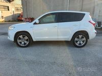 usata Toyota RAV4 2.2 D 4WD 5Pt 150 CV Luxury