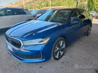 Usata Skoda Superb LAURIN & KLEMENT 150 CV (110 kW) 2024 Blu Station wagon