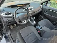 Usata Renault Scénic 110 CV (80 kW) 2010 Grigio Monovolume