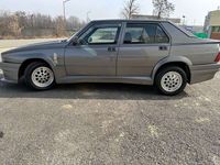 Usata Alfa Romeo 75 155 CV (114 kW) 1989 Argento Berlina
