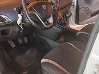 Usata Lancia Ypsilon 95 CV (69 kW) 2016 Bianco Utilitaria