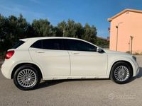 Usata Mercedes GLA200 109 CV (80 kW) 2016 Bianco SUV