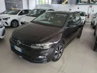 Usado VW Polo Comfortline 90 CV (66 kW) 2021 Negro Utilitario