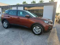 Usata Peugeot 3008 Allure 131 CV (96 kW) 2018 Rosso SUV
