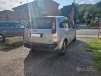 Usata Ford Focus 90 CV (66 kW) 2007 Grigio Station wagon