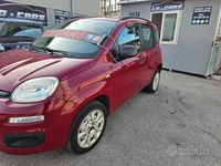 Usata Fiat Panda Lounge 70 CV (51 kW) 2013 Rosso Utilitaria