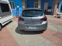 Usata Opel Astra 180 CV (132 kW) 2011 Grigio Berlina