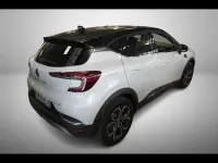 Usata Renault Captur Intens 100 CV (73 kW) 2023 Grigio chiaro SUV