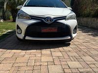 Usata Toyota Yaris Active 69 CV (50 kW) 2016 Bianco Berlina