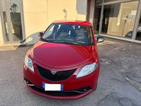 Usata Lancia Ypsilon Silver 69 CV (50 kW) 2019 Rosso Utilitaria