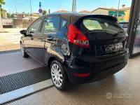 Usata Ford Fiesta 60 CV (44 kW) 2012 Nero Berlina