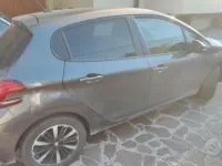 Usata Peugeot 208 Allure 83 CV (61 kW) 2019 Utilitaria