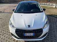 Usata Peugeot 208 Allure 82 CV (60 kW) 2016 Bianco Utilitaria