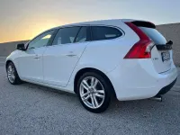 Usata Volvo V60 Summum 163 CV (119 kW) 2012 Bianco Station wagon
