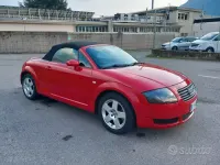 Usata Audi TT Roadster 150 CV (110 kW) 2001 Rosso Cabrio