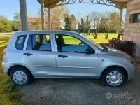 Usata Mazda 2 75 CV (55 kW) 2005 Grigio Utilitaria