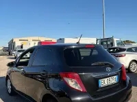 Usata Toyota Yaris Lounge 90 CV (66 kW) 2011 Nero Utilitaria
