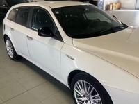 Begagnad Alfa Romeo 159 Super 136 HK (100 kW) 2011 Vit Kombi