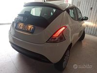 Usata Lancia Ypsilon 80 CV (58 kW) 2015 Bianco Utilitaria