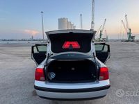 Usata VW Passat 110 CV (80 kW) 2000 Grigio Berlina